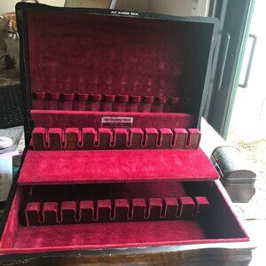 1847ROGERS BROTHERS: VINTAGE 1947 WOODEN  SILVERY CUTLERY CASE